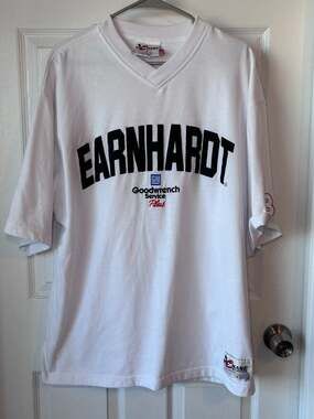 Vintage NASCAR Dale Earnhardt #3 GM Goodwrench Chase Authentics V-Neck Shirt